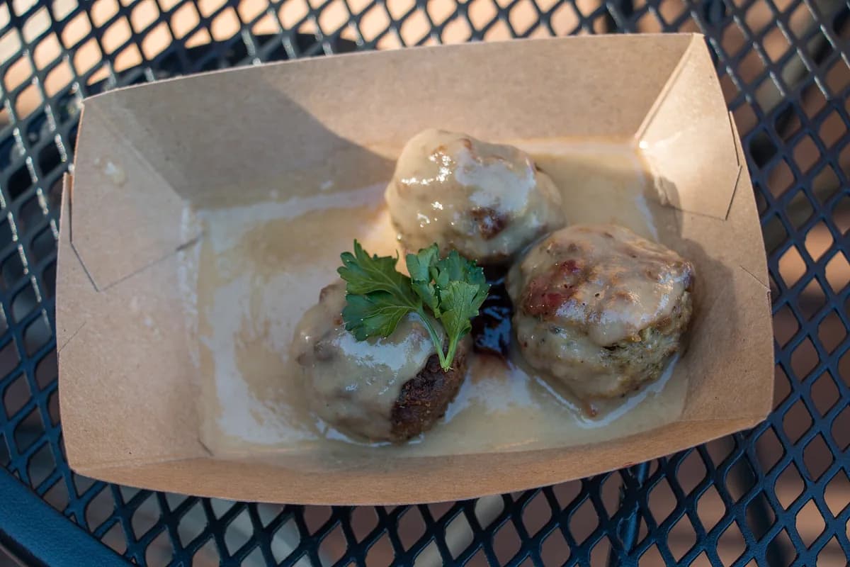 Köttbullar (Swedish Meatballs)