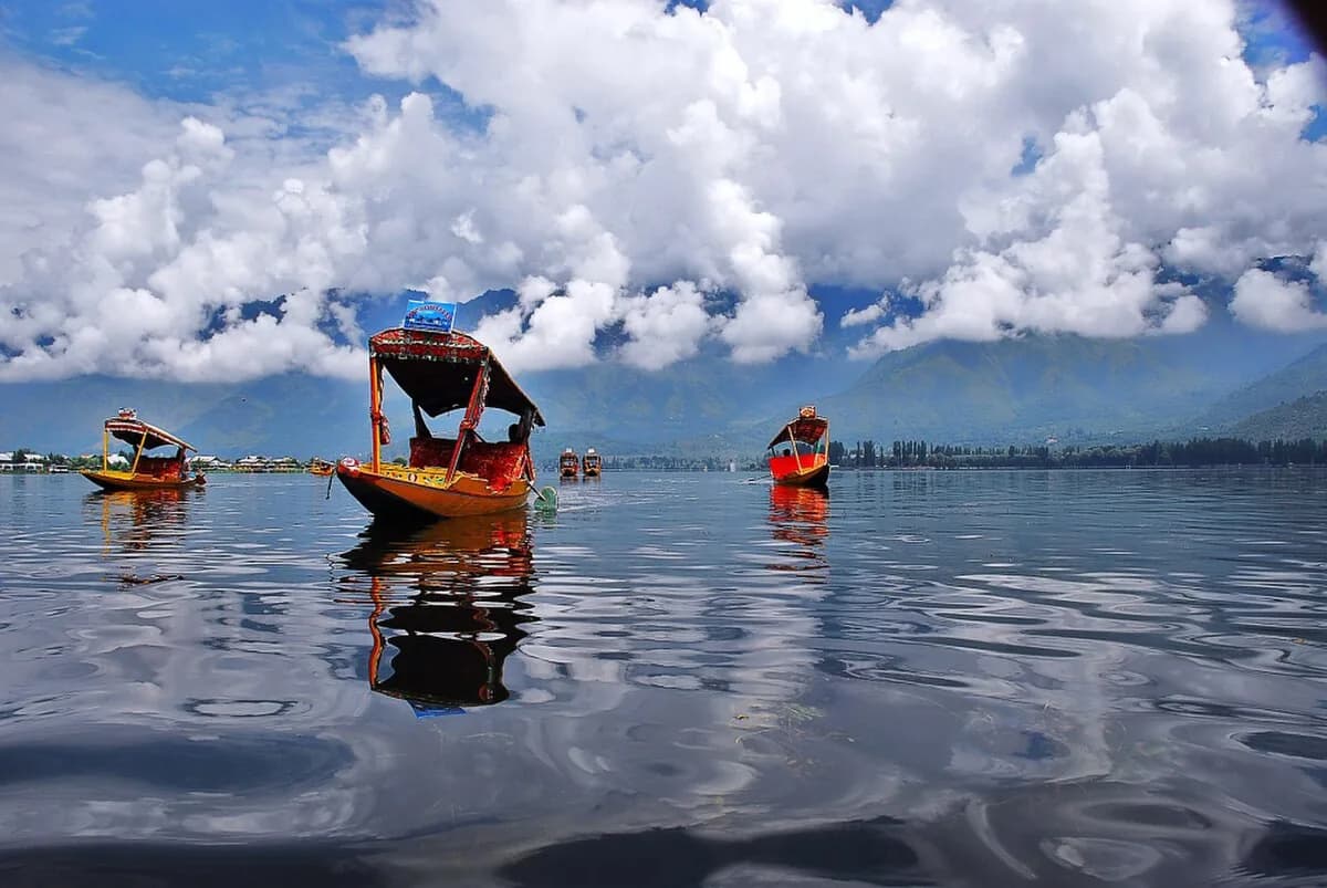 Dal Lake in India
