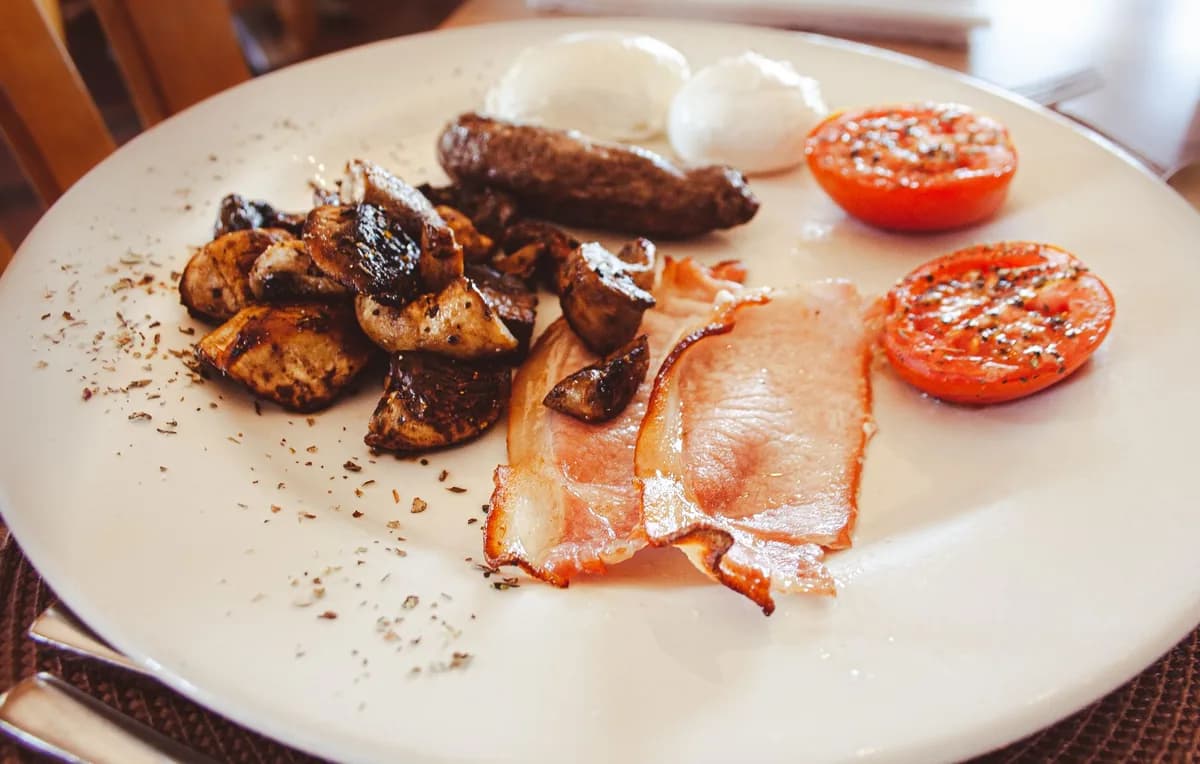 Full Irish Breakfast — traditional Ireland dish