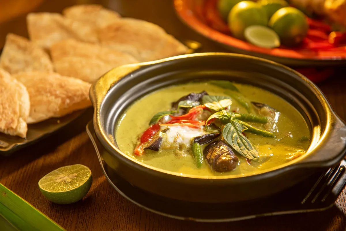 Green Curry (Gaeng Keow Wan) — traditional Thailand dish