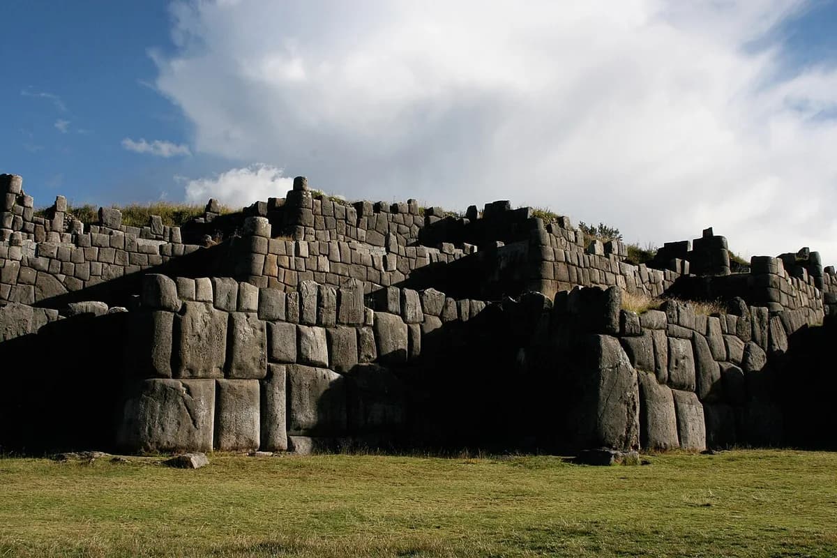 Sacsayhuamán
