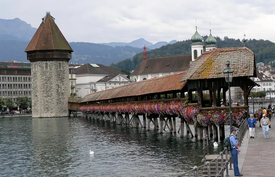 Chapel Bridge in Switzerland — photo 2