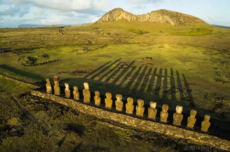 Ahu Tongariki in Chile — photo 4