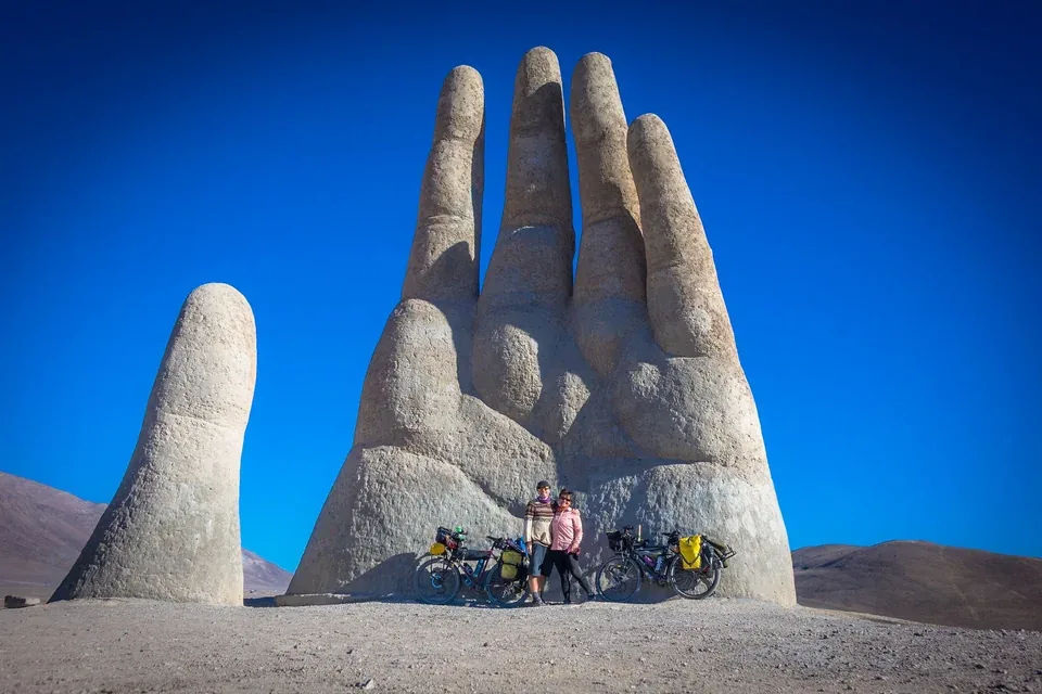 Hand of the Desert (Mano del Desierto)
