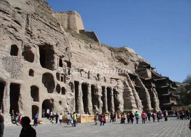 Yungang Grottoes in China — photo 2