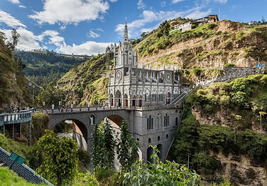 Santuario de Las Lajas in Colombia — photo 2