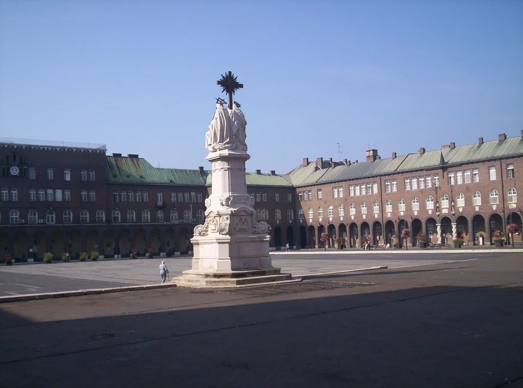 Dóm Square