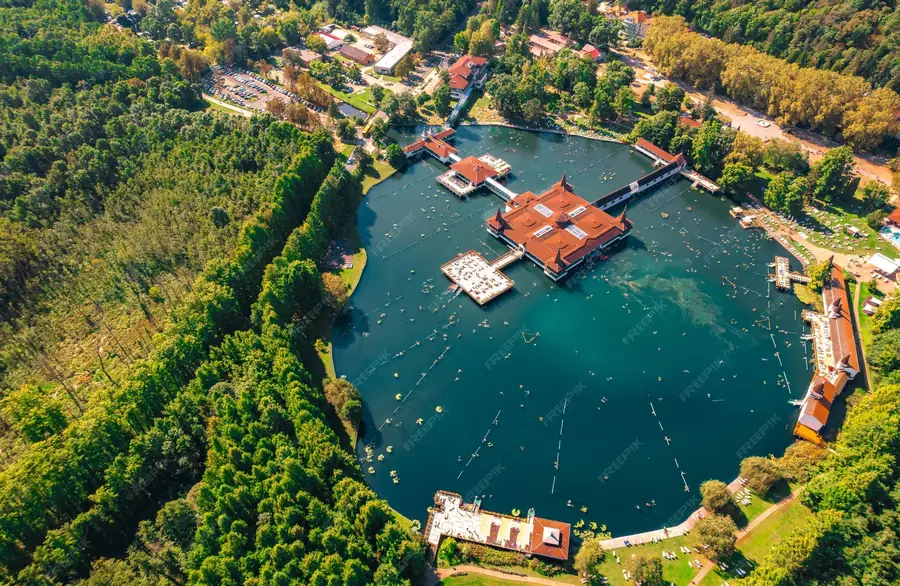 Lake Hévíz in Hungary — photo 6