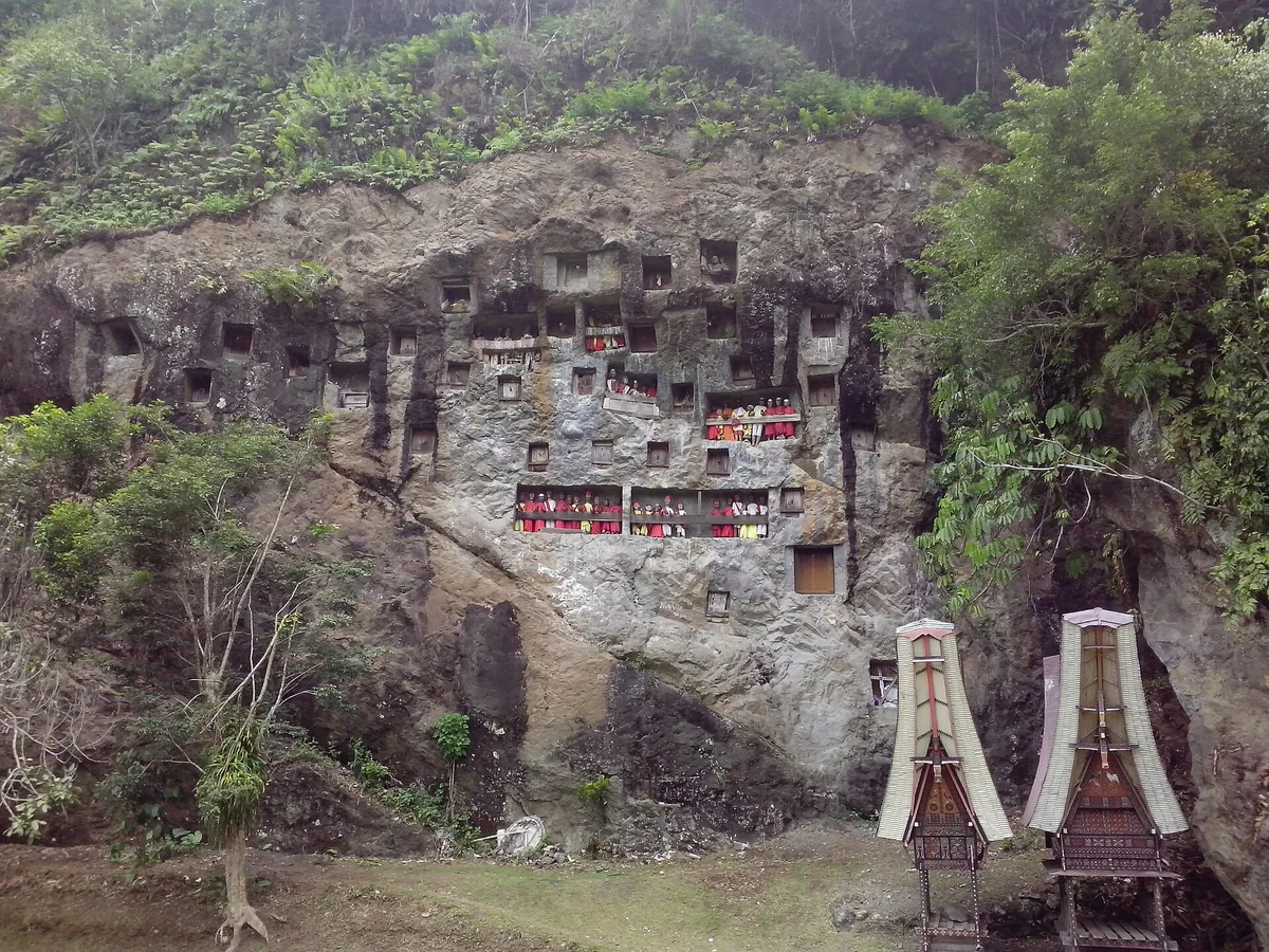 Lemo Burial Cliffs