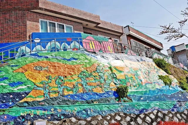 Dongpiran Mural Village