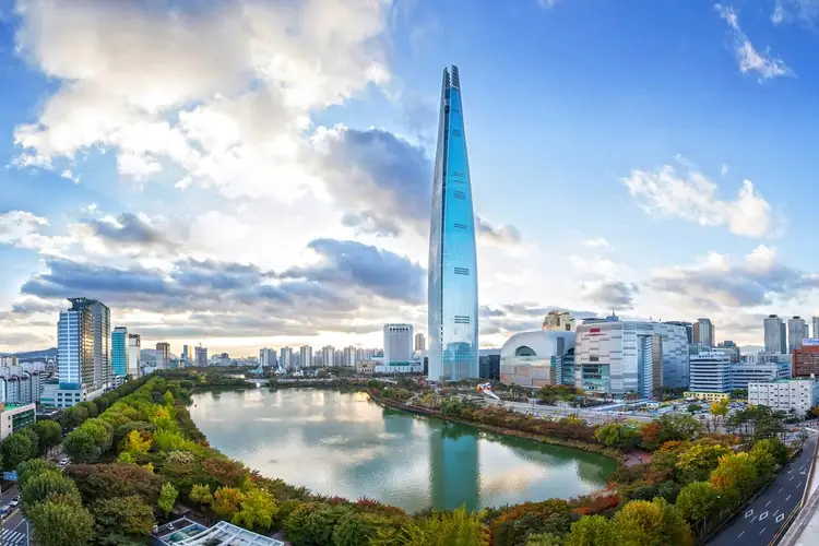 Lotte World Tower in South Korea — photo 2