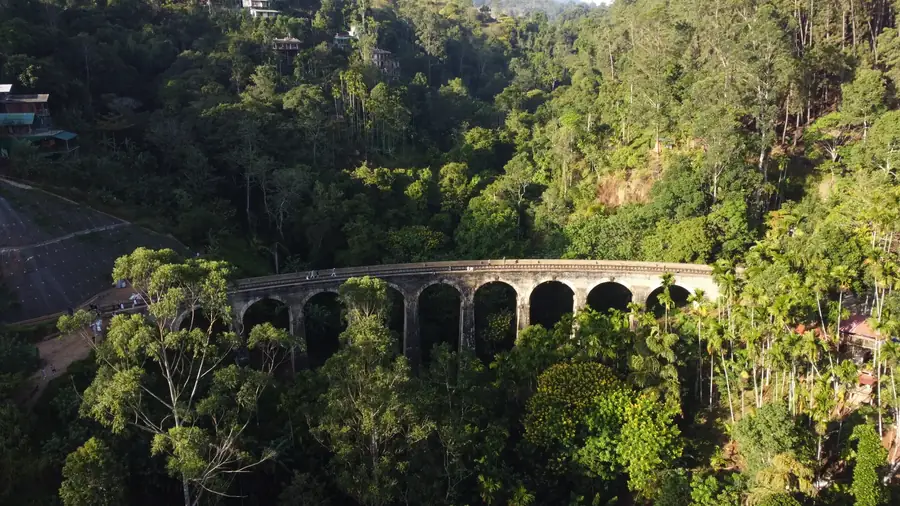 Nine Arch Bridge in Sri Lanka — photo 2