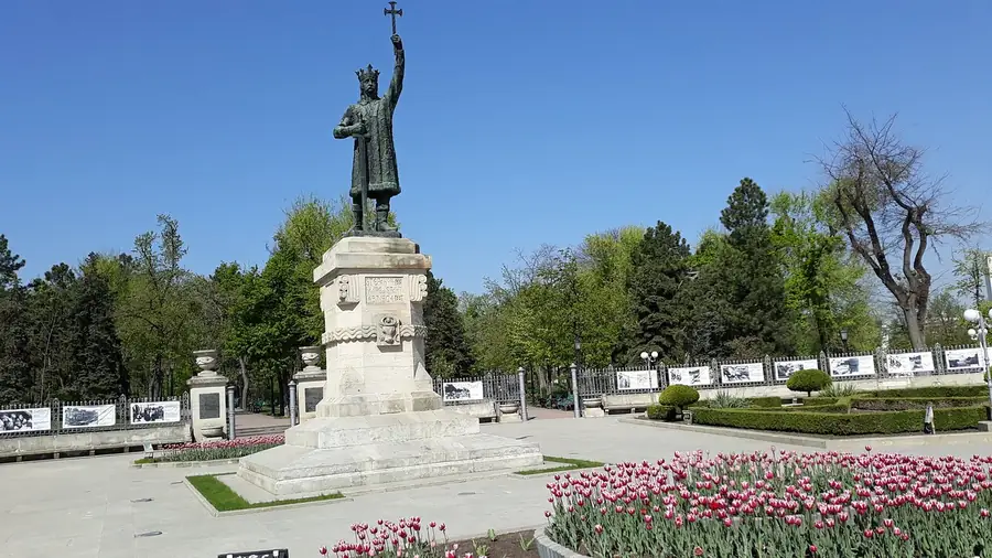Stefan cel Mare Park in Moldova — photo 2