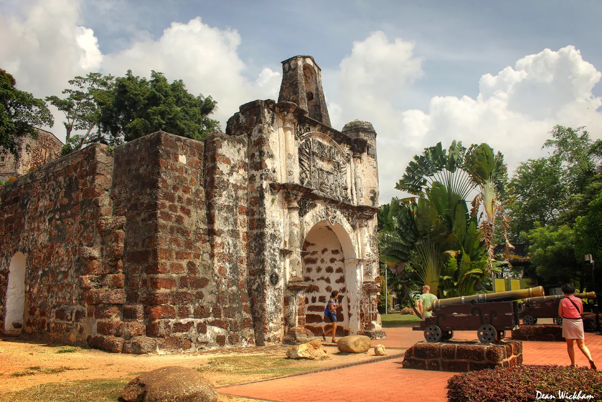 A Famosa Porta de Santiago