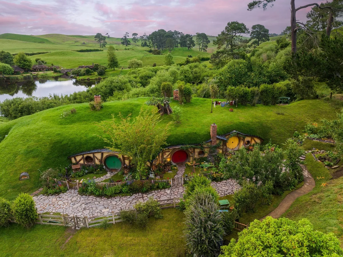 Hobbiton Movie Set