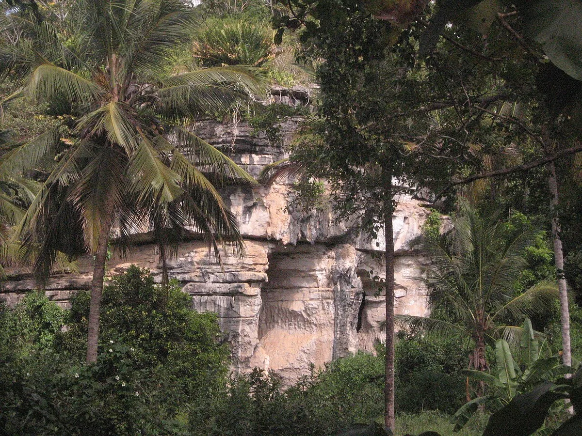 Amboni Caves